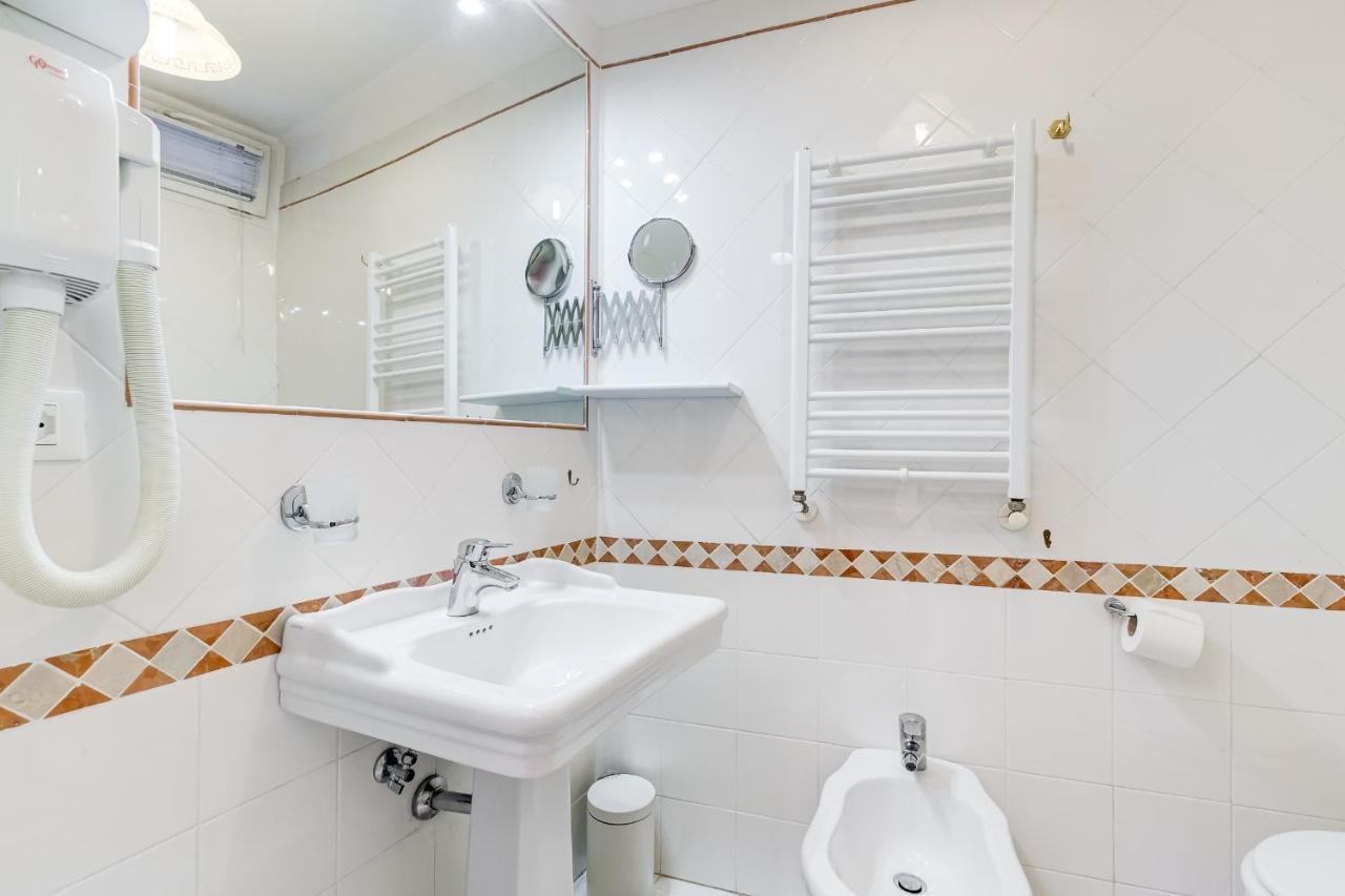 Trevi Fountain Modern Apartment Roma Ngoại thất bức ảnh